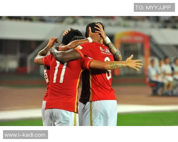 足球明星马丁内斯的辉煌历程与对足球的热爱之旅